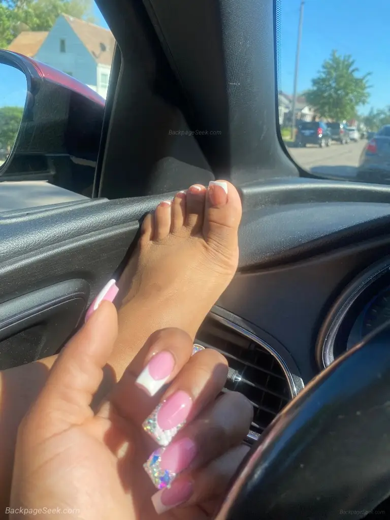 IM BACK DETROIT IS HERE TEXT ME FOR AN AMAZING TIME WITH A F... in Chicago – Women Seeking Men photo 4