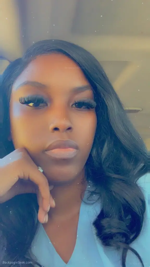 new here in Chicago – Women Seeking Men photo 2