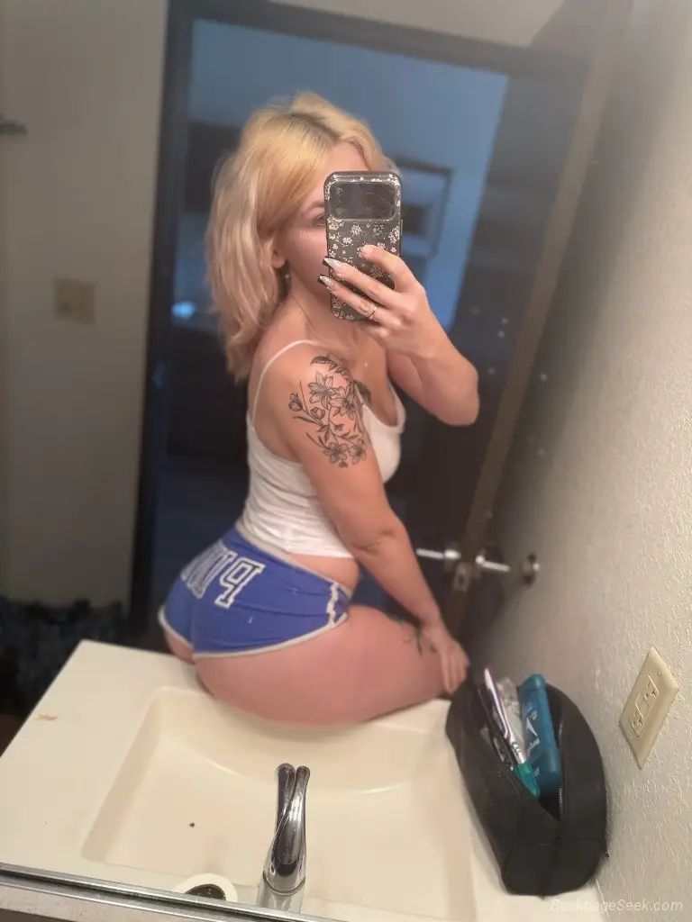 Im Exactly What You've Been Looking For in Chicago – Women Seeking Men photo 2