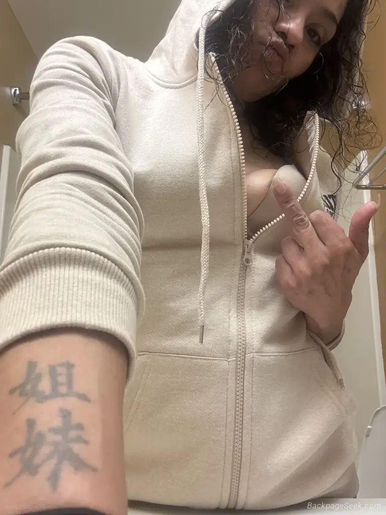 I get wild come see me FACE FUCKING SPECIALS Add me on in Chicago – Women Seeking Men photo 4