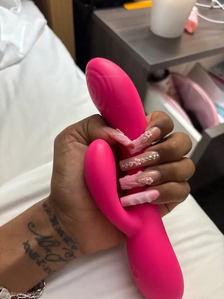 The sexiest skinny girl in Chicago Incall No cops no scams n... in Chicago – Women Seeking Men photo 3