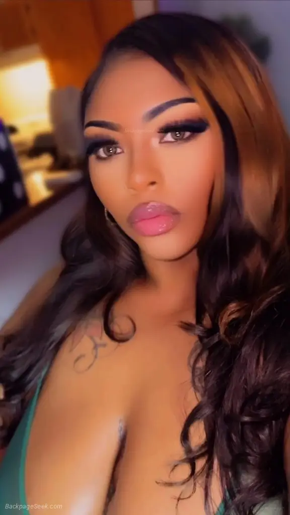 Welcome Book Me in Chicago – Women Seeking Men photo 5