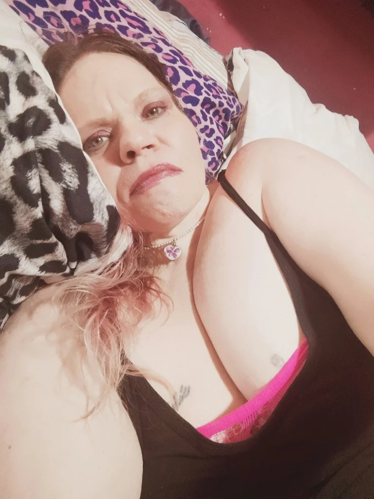 60QV100HH150HRneeding a few of you Guys to make a video with... in Cincinnati – Women Seeking Men photo 5