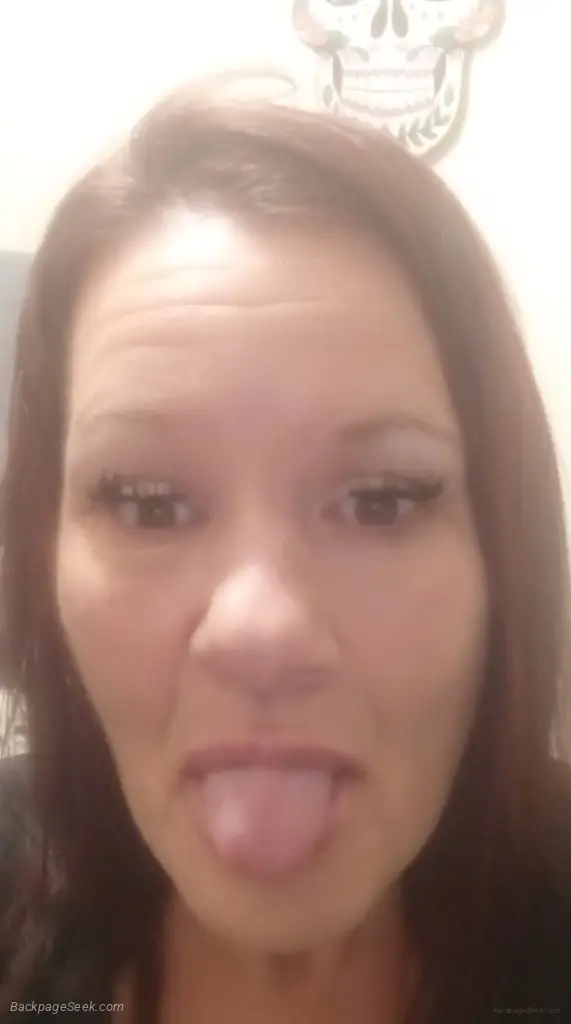 Gummy Bear- You haven't had a blow job til you've had a gum... in Cincinnati – Women Seeking Men photo 2