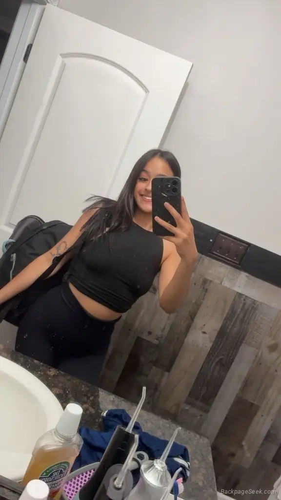 Probably the funniest person you ll match with today whatsap... in Cincinnati – Women Seeking Men photo 4