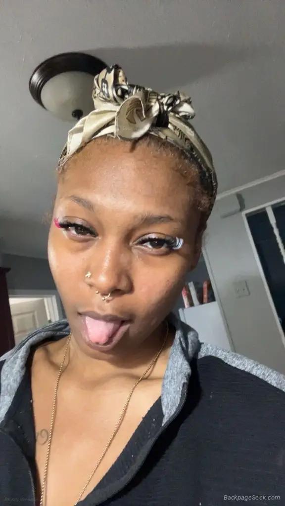Your Favorite Fantasy Just Texted Back in Cincinnati – Women Seeking Men photo 3