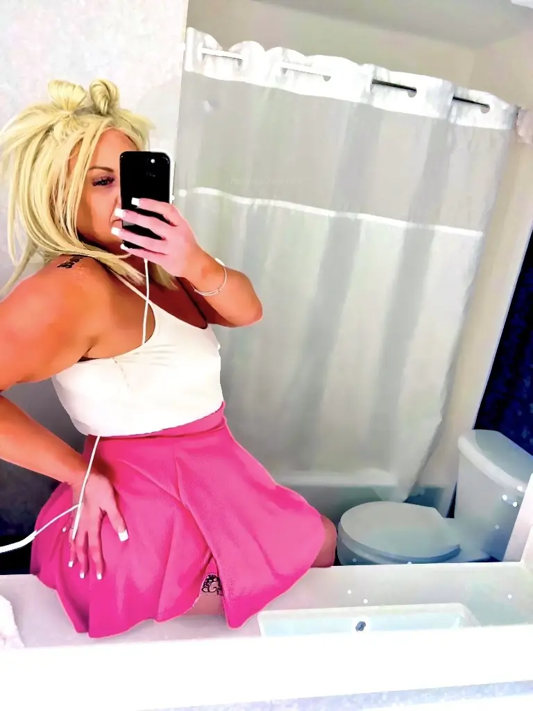 Real pornstar experience in Cincinnati – Women Seeking Men photo 5