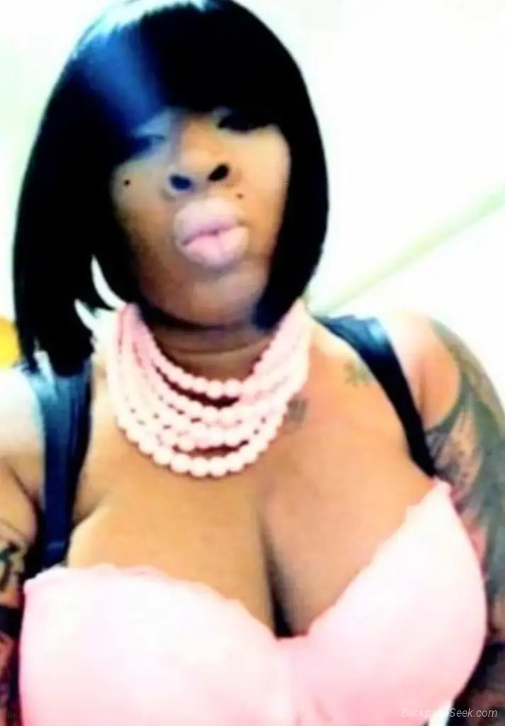 WANT COME OVER AND MAKE ME CUM OFF OF TAKING THAT DICK I ONL... in Cincinnati – Women Seeking Men photo 3