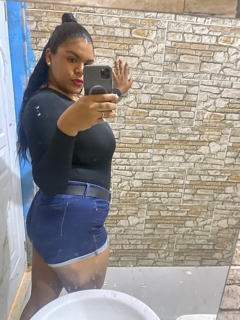 latina disponible llamame papi