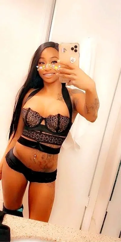 PETITE COLLEGE SWEETHEART