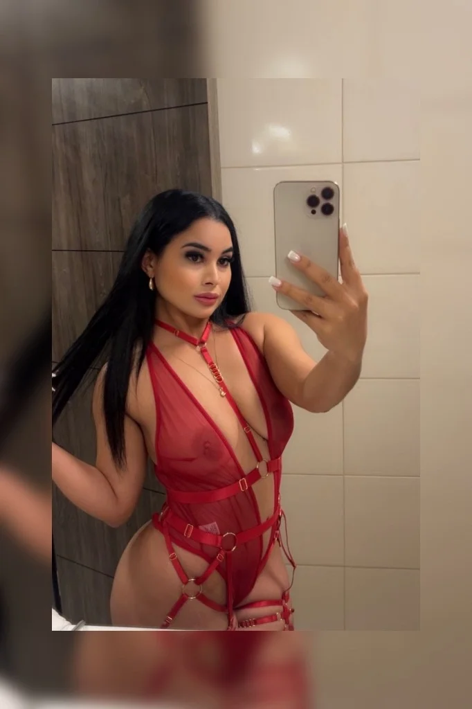 bomshell latina in Independece