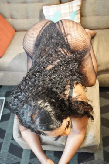 party girl ms lay in town for a sec incall or outcall in Cleveland – Women Seeking Men photo 5