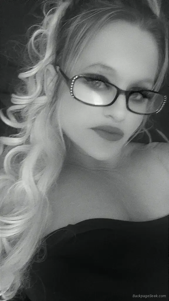 TRUST ME IM A BLOWFESSIONAL Whats your favorite board game m... in Cleveland – Women Seeking Men photo 4