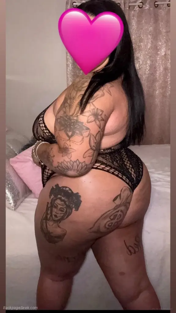 Juicy booty Pretty BBW