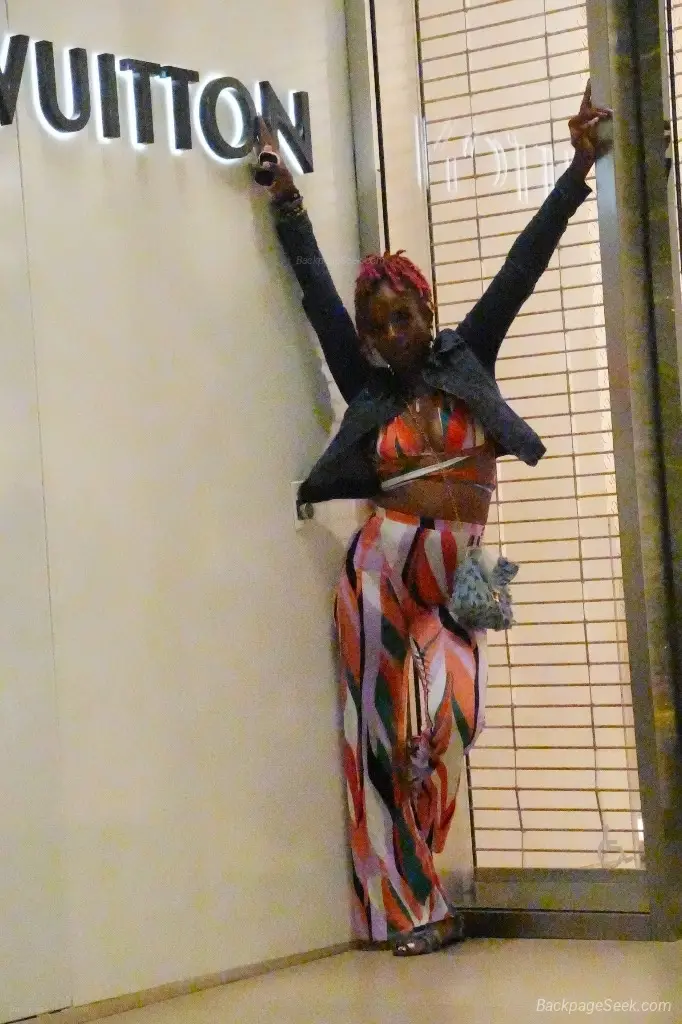 cum to sapphire worlds in Cleveland – Women Seeking Men photo 2