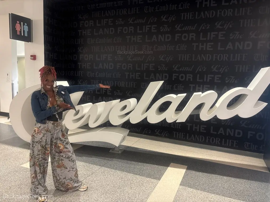 cum to sapphire worlds in Cleveland – Women Seeking Men photo 4