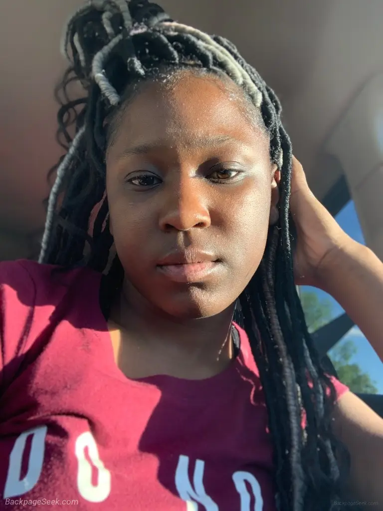 Brown skin Im 5'4 in Cleveland – Women Seeking Men photo 3