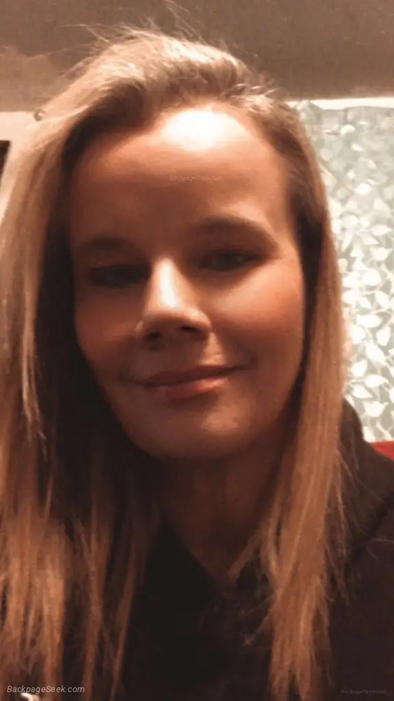 Hey guys fun froendly female here in Cleveland – Women Seeking Men photo 4