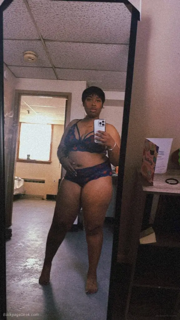 Thick Juicy Yellow Fye Here For Short Time See Me While You Can