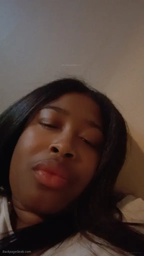 Thick Juicy Yellow Fye Here For Short Time See Me While You... in Cleveland – Women Seeking Men photo 3