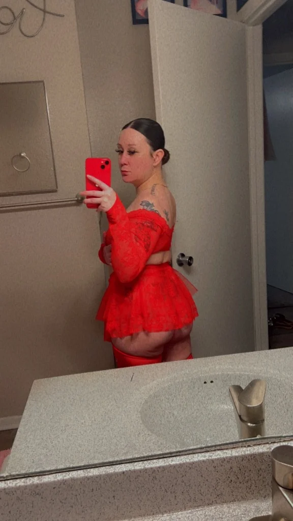 Slippery when wet in College Station – Women Seeking Men photo 3