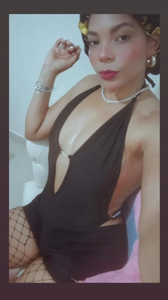 A very nice happy and cordial greeting I'm Estrella And I'm... in College Station – Women Seeking Men photo 3