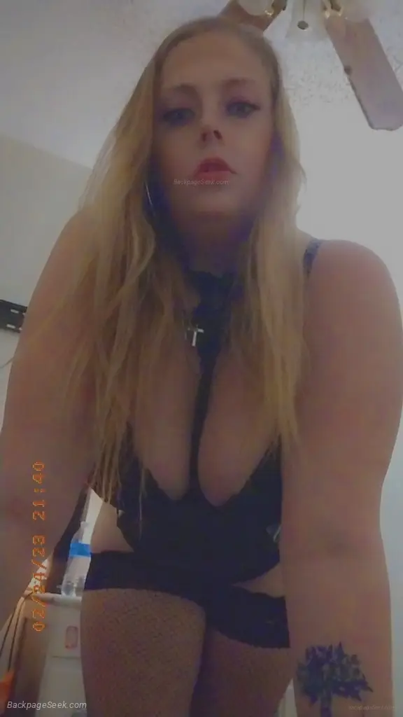 Flirty Fun & Thicc. Ready to fulfill your every need. jus text! no bb.