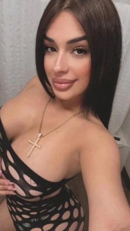 I am latina i arrive new in the city Available for u in Colorado Springs – Women Seeking Men photo 4