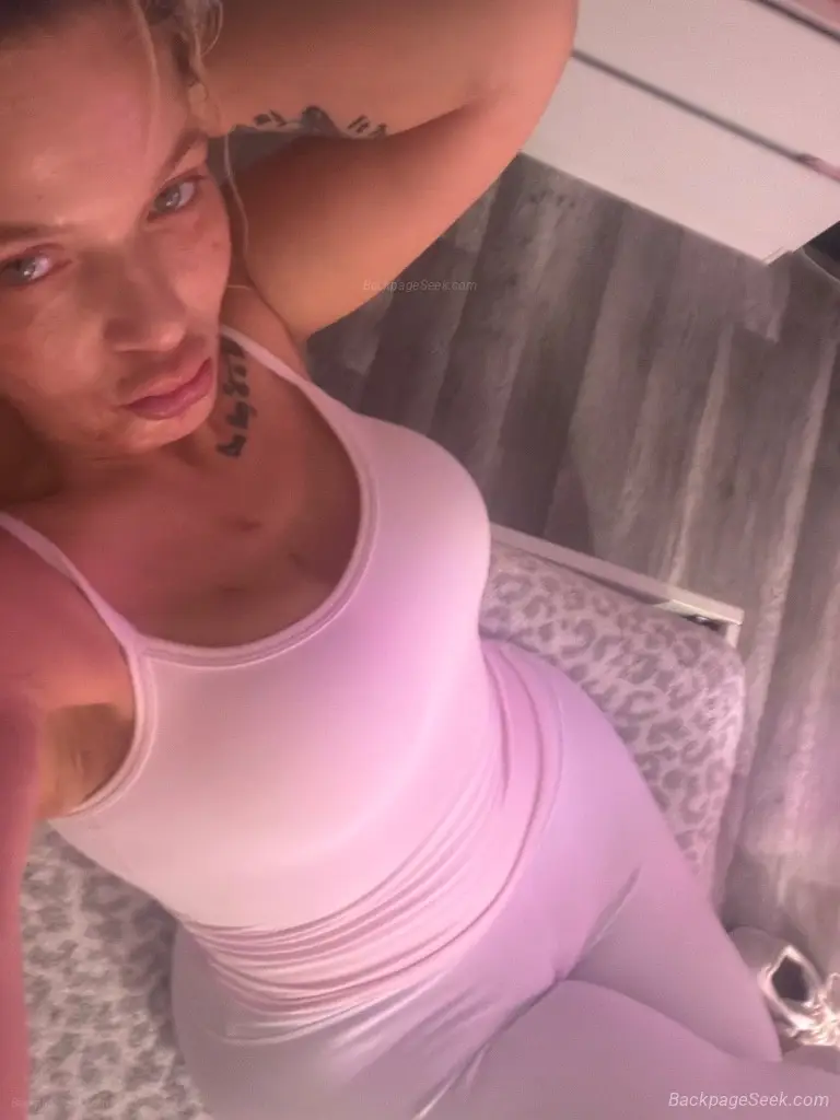 Cum Get Some of This Sweet Honey Straight From My Pot in Columbus – Women Seeking Men photo 6