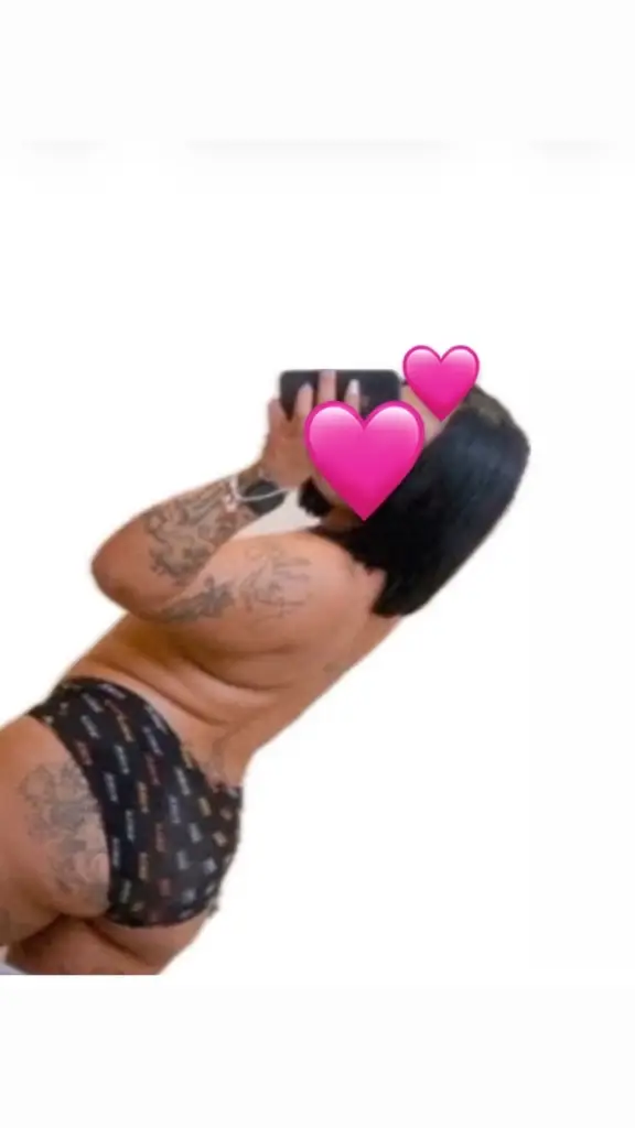 thick azz carlie