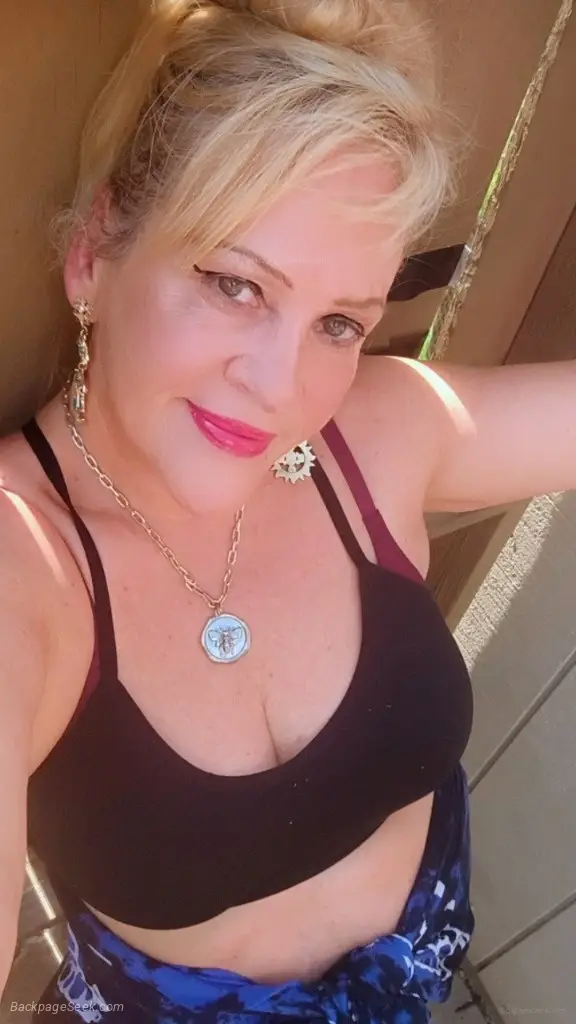 TOPLESS SENSUAL HOT OIL MASSAGE in Columbus – Women Seeking Men photo 2