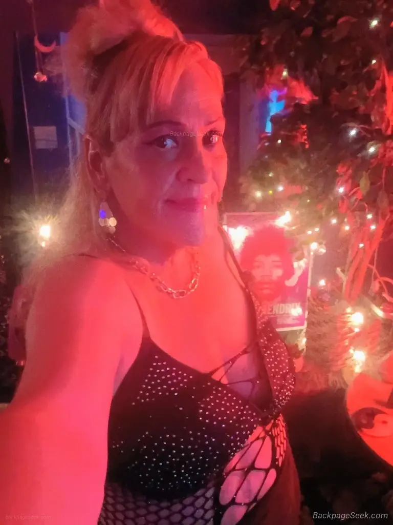 TOPLESS SENSUAL HOT OIL MASSAGE in Columbus – Women Seeking Men photo 4