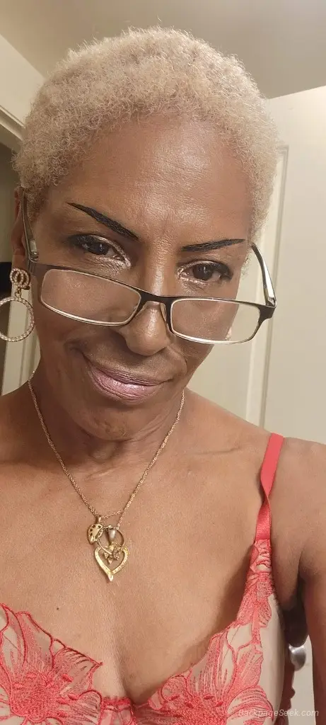 The Cougar with the SUPERBOOTY in Columbus – Women Seeking Men photo 6