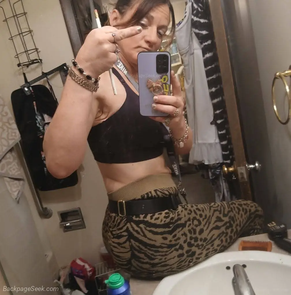 ARE YOU LONELY ARE YOU HORNY AND READY TO FUCK OR LIVE OUT Y... in Columbus – Women Seeking Men photo 2