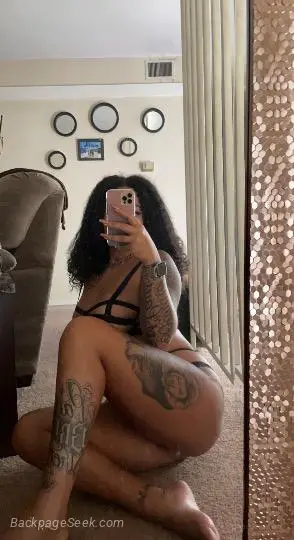 FEMDOM/FINDOM PEGGING DICK RATE FEET PICS/WORSHIP FACETIME