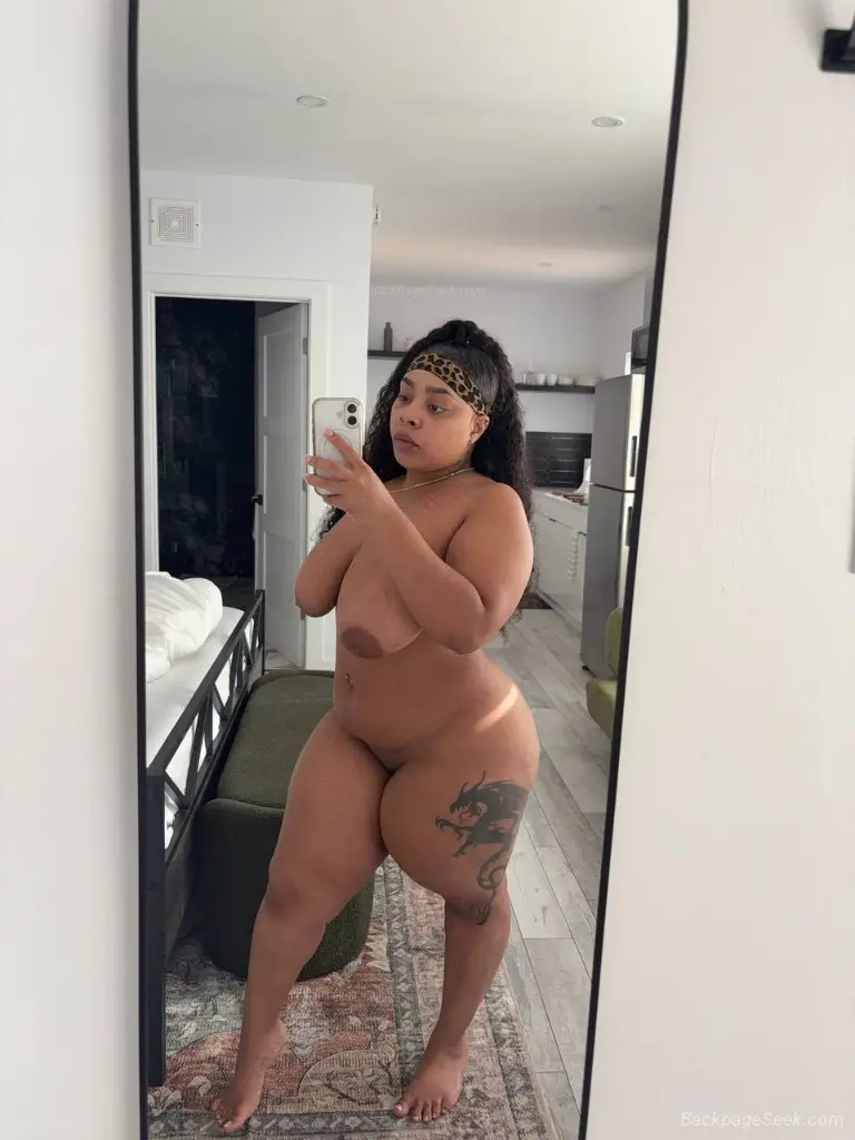 VISTING CHOCOLATE BIG BOOTY BIGGEST ASS AND TITS IN THE