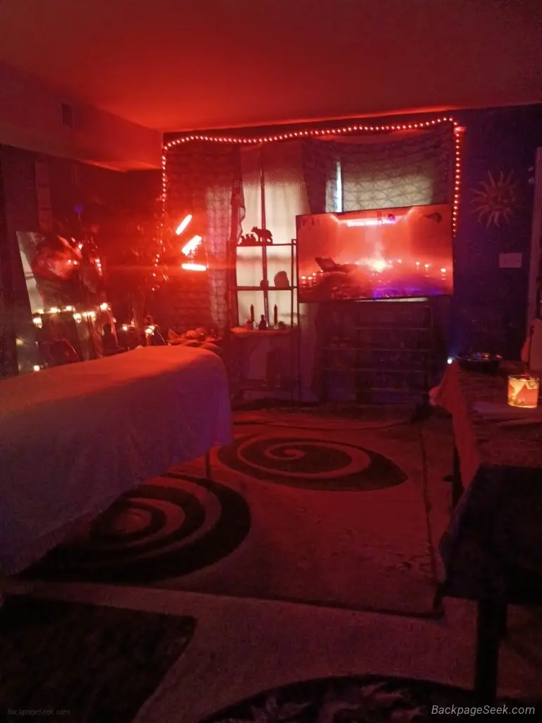 AVAILABLE FOR HOT OIL MASSAGE in Columbus – Women Seeking Men photo 3