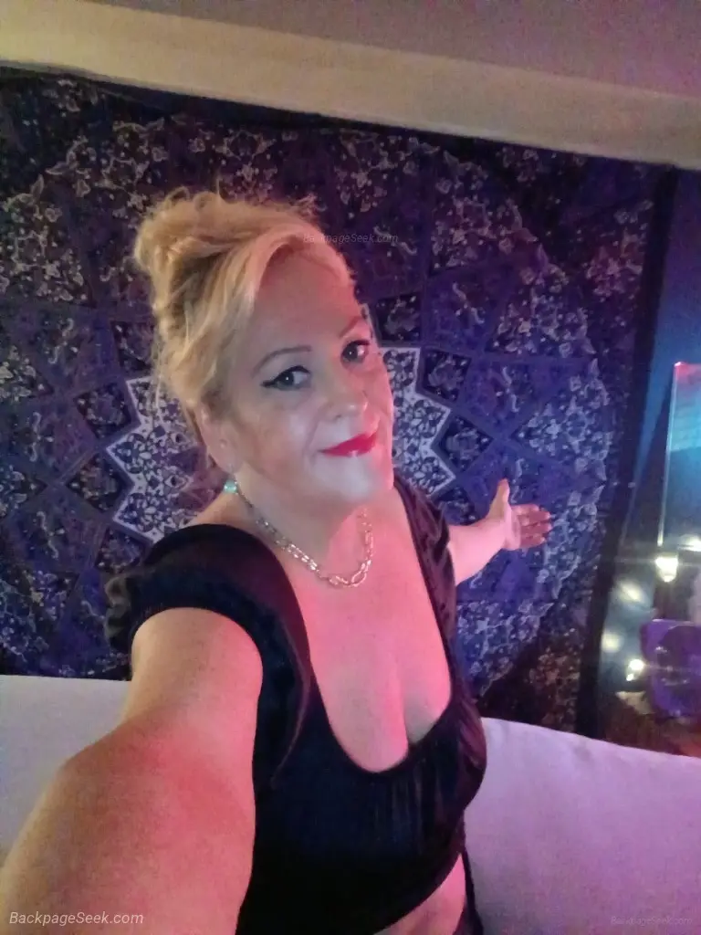 AVAILABLE FOR HOT OIL MASSAGE in Columbus – Women Seeking Men photo 6