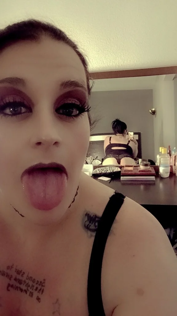 Thank Goodness Its Fuck Me Friday in Columbus – Women Seeking Men photo 2