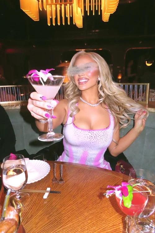 Blonde Bombshell in Dallas – Women Seeking Men photo 5