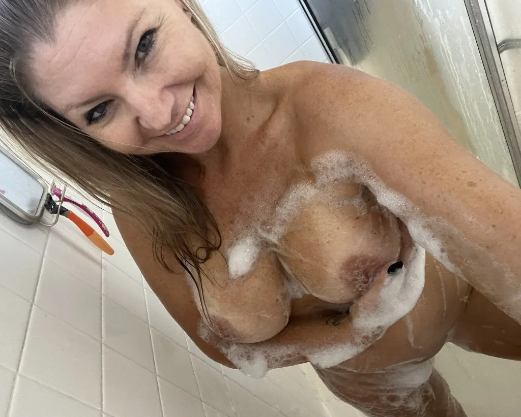 Nice well clean Old Milf Queen Juicy Puy ready for your enjo... in Dallas – Women Seeking Men photo 3