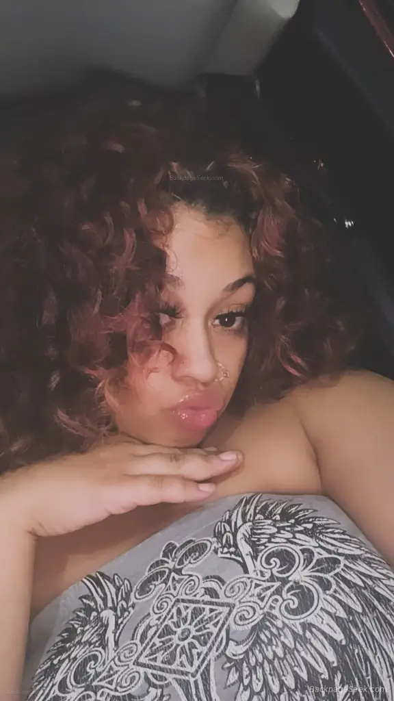 thick curvy latina