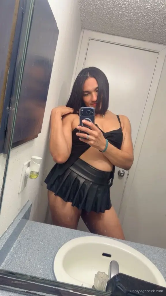 Hola papi soy una linda catrachita y estoy de vicita en tu c... in Dallas – Women Seeking Men photo 2