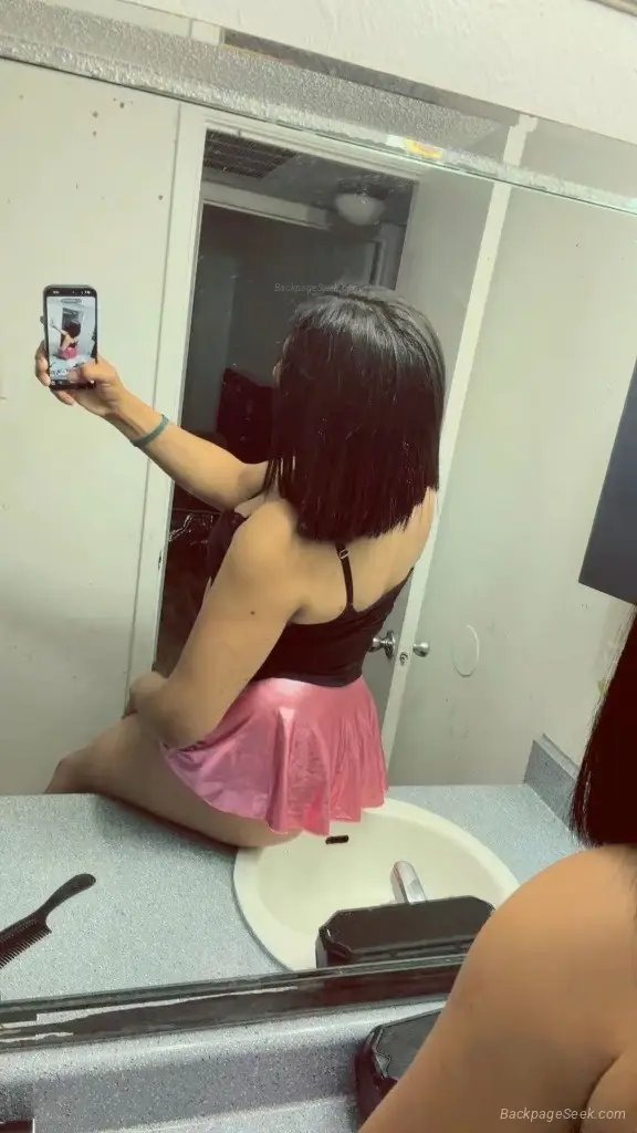 Hola papi soy una linda catrachita y estoy de vicita en tu c... in Dallas – Women Seeking Men photo 3