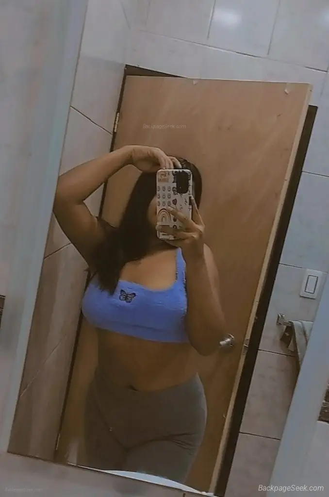 Seductora, Ardiente, Y muy Excitante.