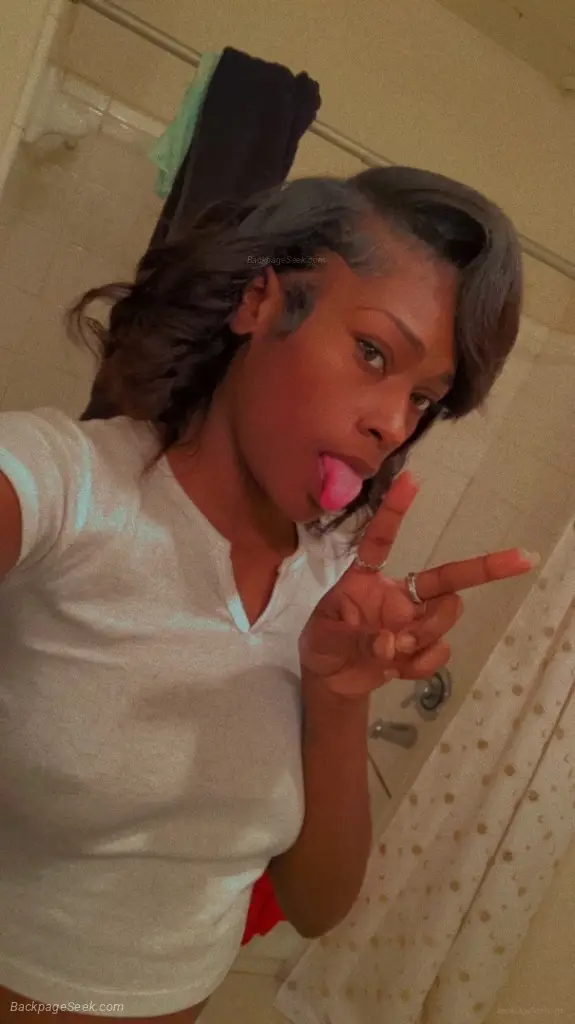 Slim petite here to fulfill your fantasy Discreet Safe Come... in Dallas – Women Seeking Men photo 3