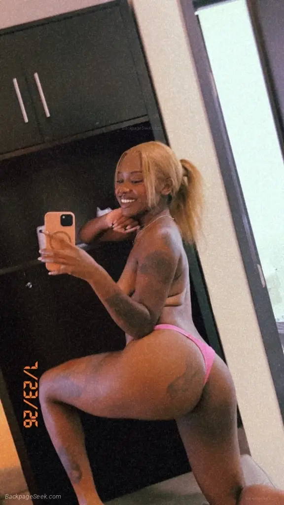 chocolate available ( specials tonight , Hosting Incall Outcalls