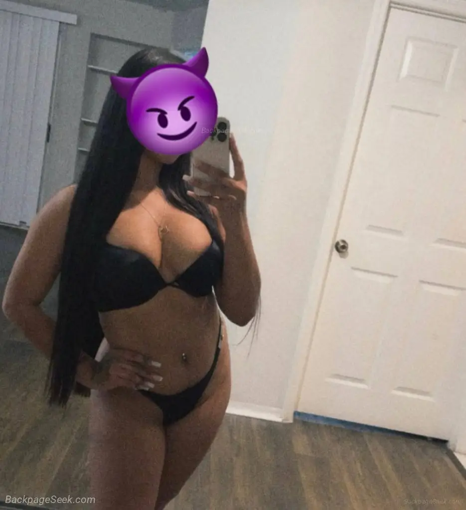 LATINA NALGONA VEN A VERME PAPI