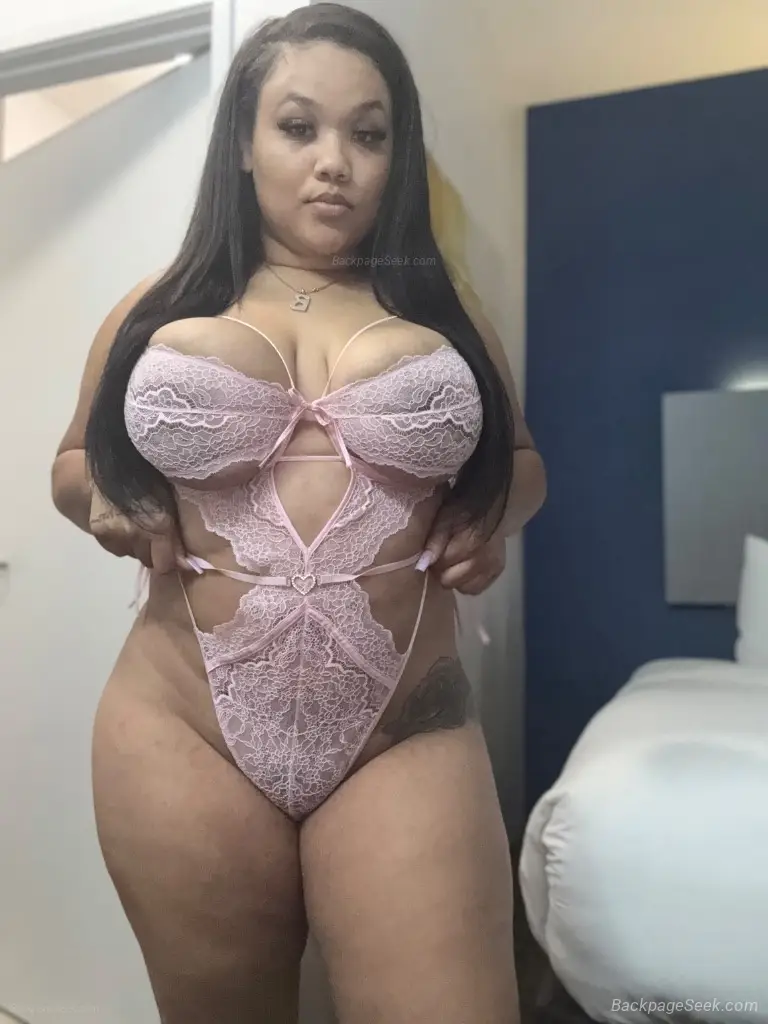 Thick Upscale Exotic Blasian Visiting Now