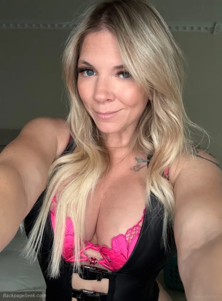 Nice well clean Old Milf Queen Juicy Pu**y ready for your enjoyment
